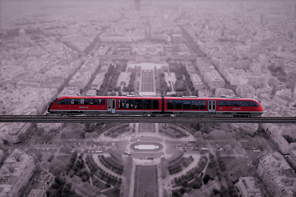 El tren de las vías rojas